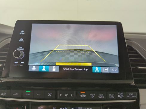 Certified 2025 Honda Odyssey Touring image 16