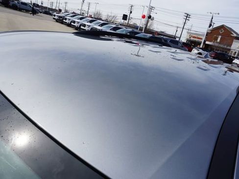 Used 2023 Chevrolet Traverse LT image 12