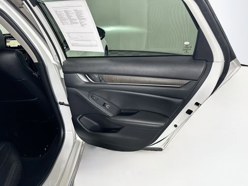 Used 2019 Honda Accord Touring image 30