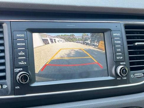 Used 2017 Kia Sedona LX w/ LX Essentials Premium Package FWD image 37
