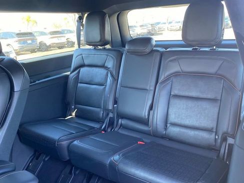 New 2026 Lincoln Navigator L Black Label AWD/4WD image 8