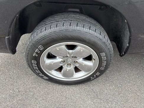 Used 2019 RAM 1500 Classic SLT RWD image 9