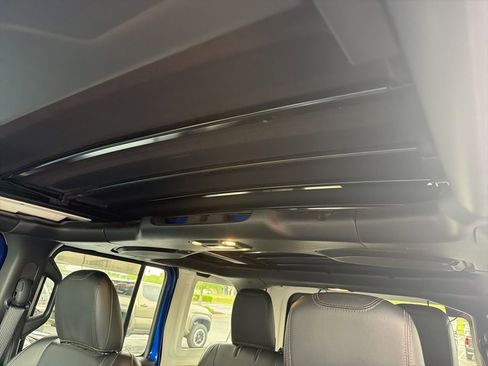 Used 2019 Jeep Wrangler Unlimited Rubicon AWD/4WD image 13