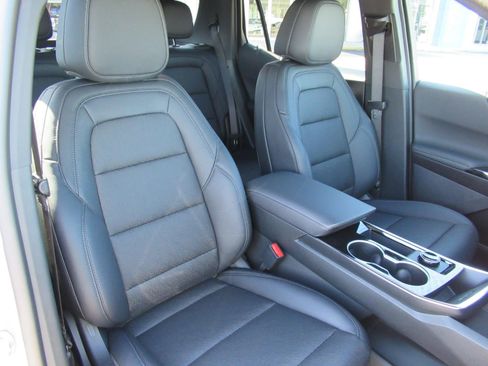 New 2026 Chevrolet Equinox LT image 9