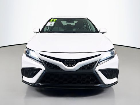 Used 2022 Toyota Camry SE image 11