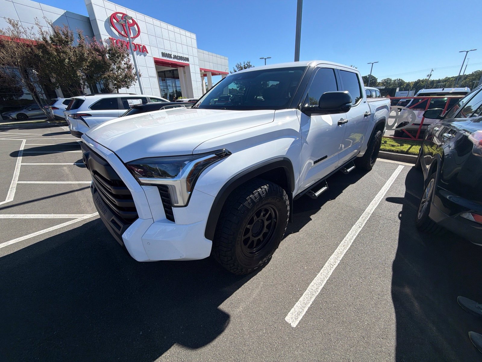 Used 2023 Toyota Tundra SR5 w/ SR5 Convenience Package AWD/4WD image 17