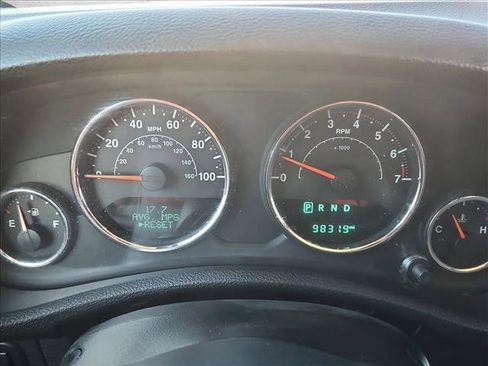 Used 2018 Jeep Wrangler Unlimited Rubicon w/ Cold Weather Group image 11