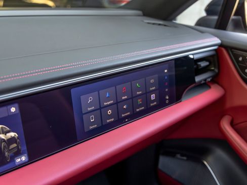 New 2026 Porsche Macan 4 Electric AWD/4WD image 41