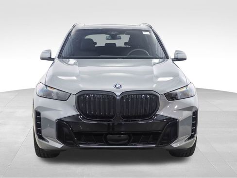 New 2026 BMW X5 xDrive50e image 8
