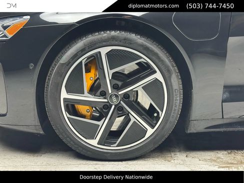 Used 2023 Audi RS e-tron GT w/ Carbon Performance Package image 38
