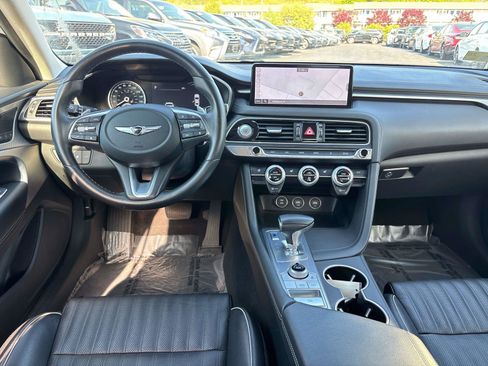 Used 2022 Genesis G70 3.3T AWD/4WD image 9