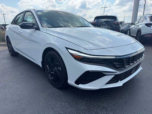 New 2026 Hyundai Elantra SEL Sport FWD image 7