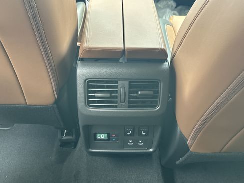 New 2026 Nissan Rogue Platinum AWD/4WD image 13