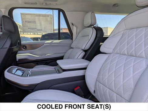 New 2026 Lincoln Navigator L Black Label AWD/4WD image 12