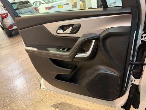 Used 2025 Chevrolet Blazer LT FWD image 18
