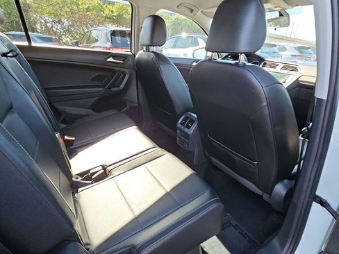 Used 2019 Volkswagen Tiguan SE image 11