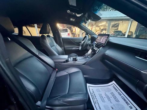 Used 2024 Toyota Venza Limited image 24