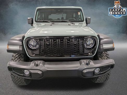 Used 2024 Jeep Wrangler Willys image 2
