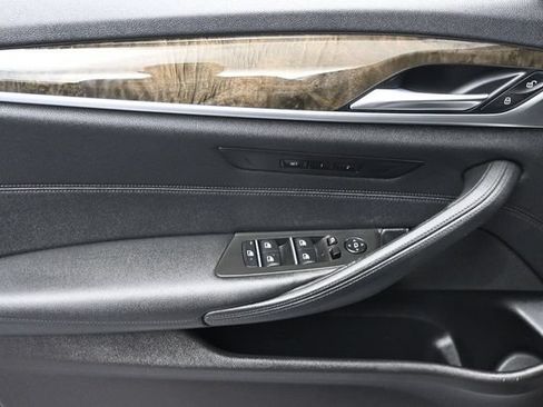 Used 2019 BMW 530e w/ Convenience Package RWD image 8
