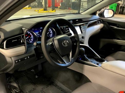 Used 2020 Toyota Camry LE w/ Carpet Mat Package image 17