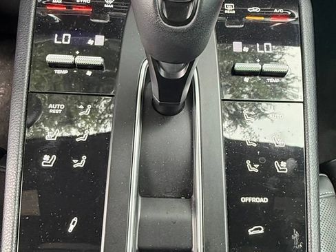 Used 2022 Porsche Macan S AWD/4WD image 21
