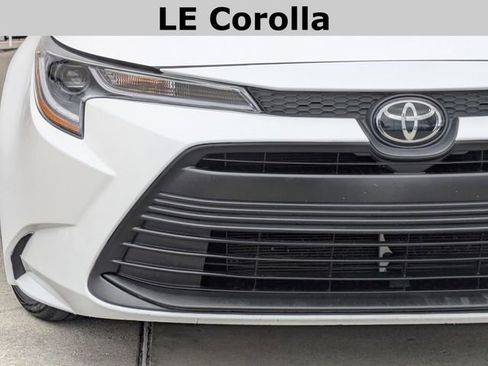 Used 2024 Toyota Corolla LE image 3