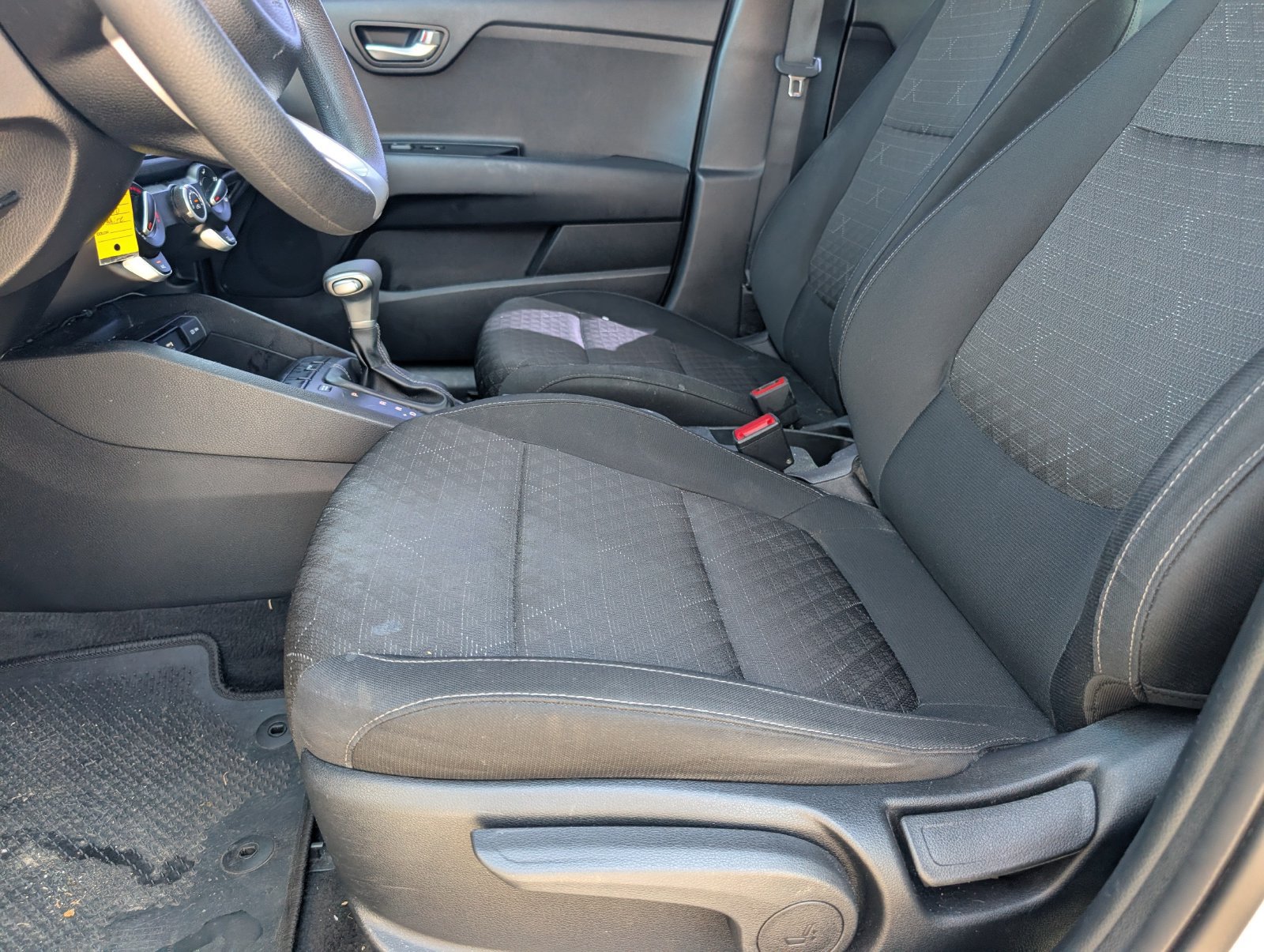 Used 2022 Kia Rio LX FWD image 5