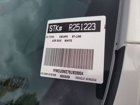 Used 2025 Ford Escape ST-Line w/ Equipment Group 301A image 30