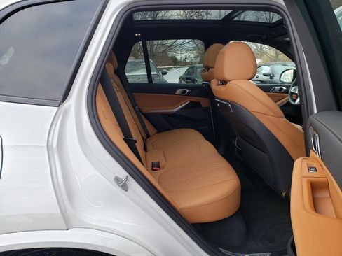 Used 2025 BMW X5 xDrive50e w/ M Sport Package image 15