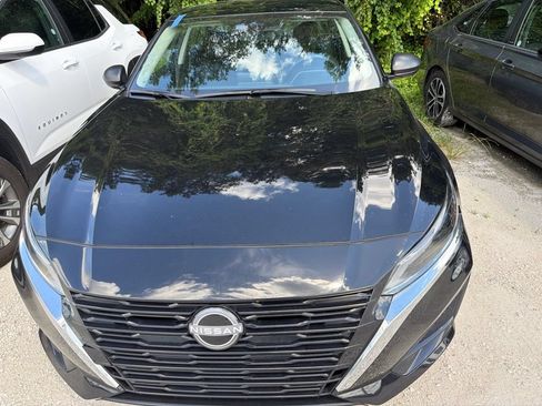 Used 2025 Nissan Altima 2.5 SV FWD image 6