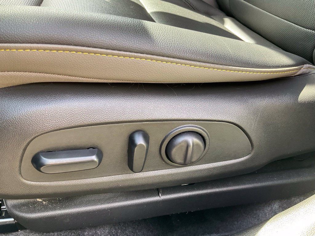 Used 2024 Chevrolet Trax ACTIV w/ Sunroof Package FWD image 12
