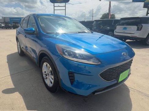 Used 2021 Ford Escape SE FWD image 2