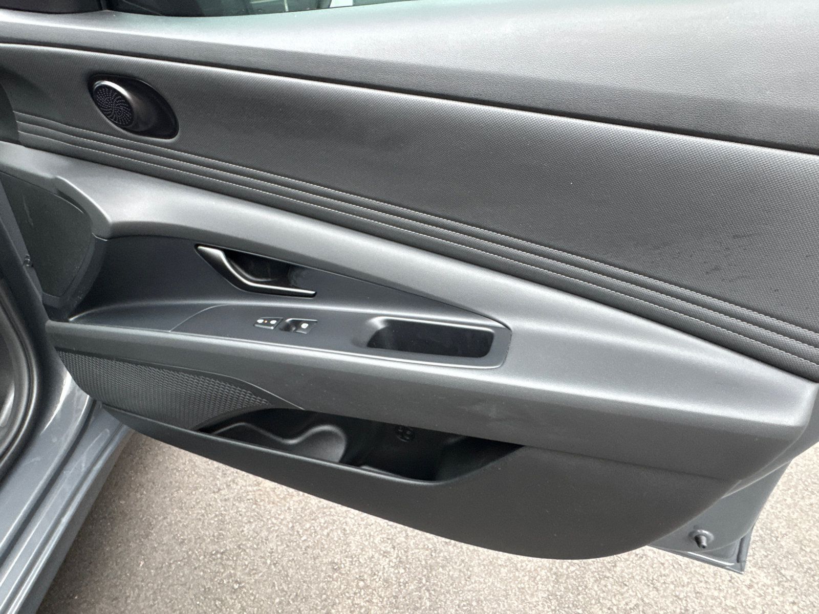Used 2025 Hyundai Elantra Sport FWD image 15