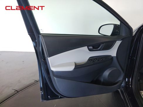 Used 2023 Hyundai Kona SEL w/ Cargo Package image 26