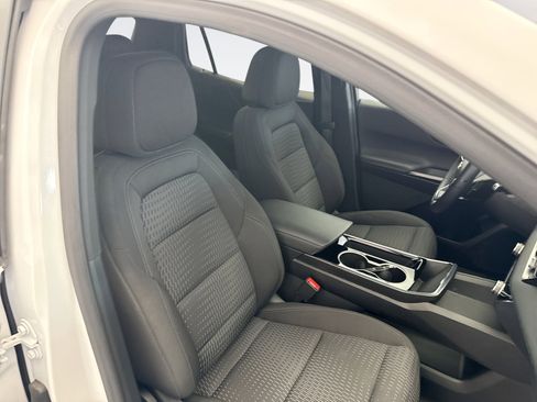 Used 2025 Chevrolet Equinox LT AWD/4WD image 18