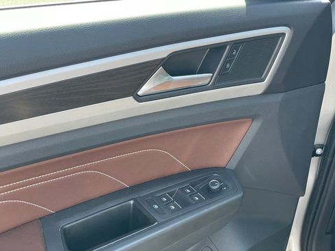 Certified 2022 Volkswagen Atlas SE AWD/4WD image 12