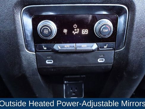 Used 2023 Chevrolet Suburban Premier image 20