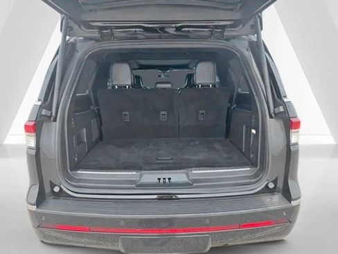 Used 2023 Lincoln Navigator L Reserve AWD/4WD image 31
