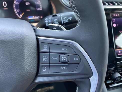 New 2025 Jeep Grand Cherokee Altitude image 16