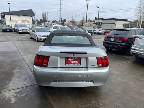 Used 2000 Ford Mustang Convertible image 6