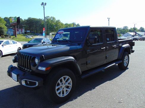 Used 2023 Jeep Gladiator Sport image 1