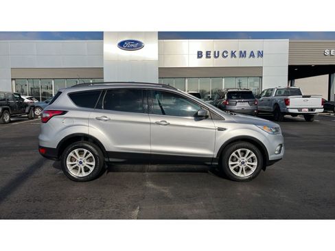 Certified 2017 Ford Escape SE w/ Equipment Group 201A image 10
