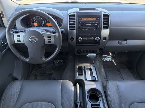 Used 2011 Nissan Frontier SL AWD/4WD image 10