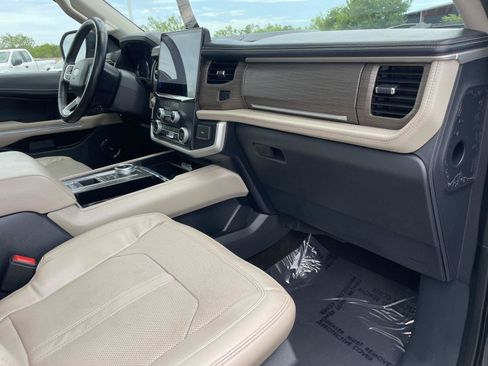 Used 2023 Ford Expedition Limited RWD image 35