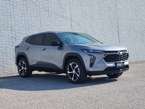 New 2026 Chevrolet Trax RS w/ Driver Confidence Package FWD image 2