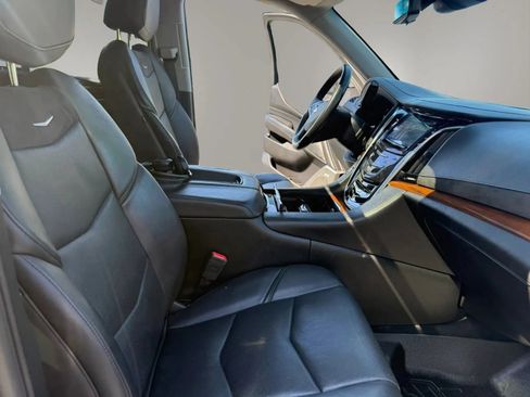 Used 2018 Cadillac Escalade Luxury AWD/4WD image 54
