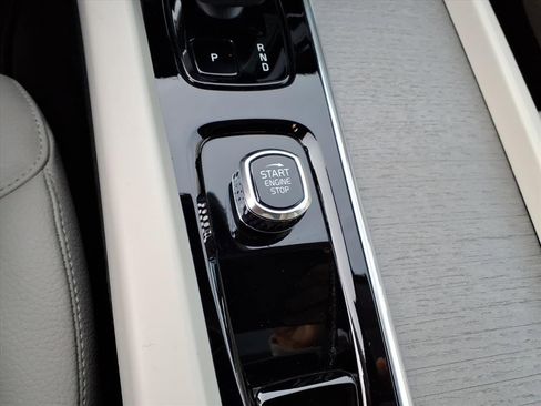 Used 2023 Volvo XC60 B5 Plus w/ Climate Package image 25