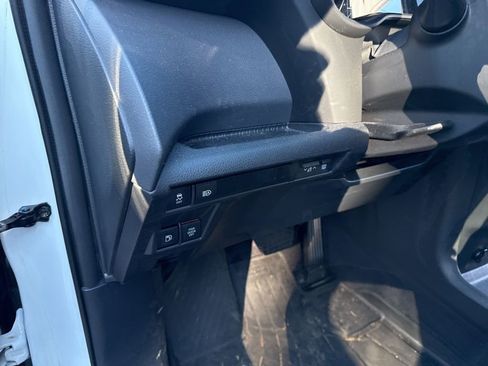 Used 2023 Toyota Sienna XSE image 16