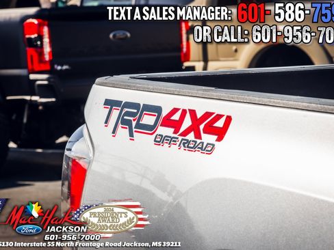 Used 2022 Toyota Tacoma TRD Off-Road image 4