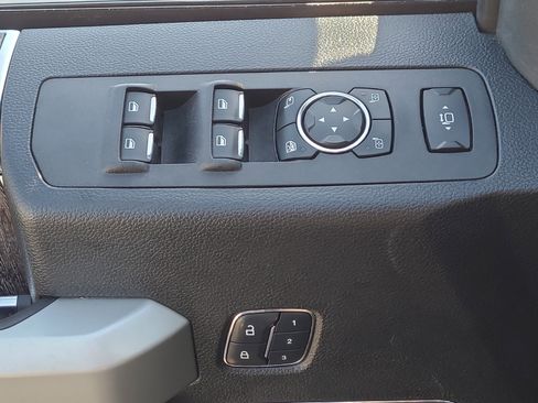 Used 2018 Ford F250 Lariat w/ Lariat Ultimate Package image 27